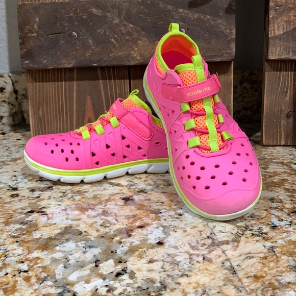 Stride Rite Other - Stride Rite Made2Play Phibian Shoes